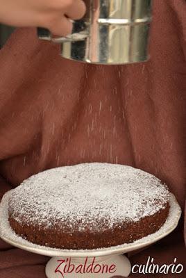 Torta tenerina di Ferrara per L'Italia nel piatto Torta tenerina di Ferrara per L'Italia nel piatto