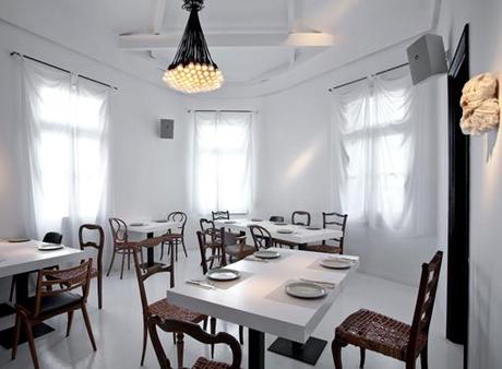 Il rigore minimalista del ristorante “Il Buco” di Atene. FOTO GALLERY