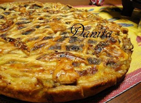 Torta salata al pesto e funghi