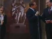 Berlusconi Abito scarpe marroni (08.04.11)