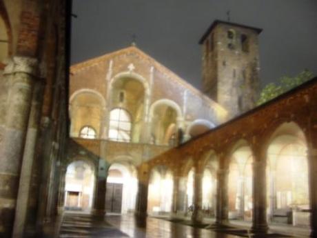 Lombardia-Menù meneghino: crema fritta,persico,panettone farcito, charlotte di mele