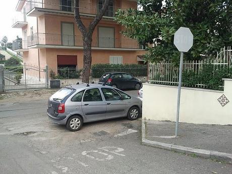 Parcheggio sullo STOP!