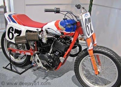 Honda RS 750 Tracker by Cobra