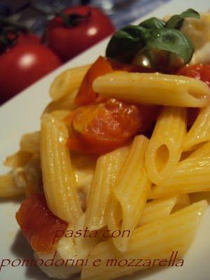 pasta con pomodorini e mozzarella