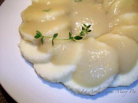 GNOCCHI DI SEMOLINO CON VELLUTATA DI TOPINAMBUR E CIOCCOLATO BIANCO