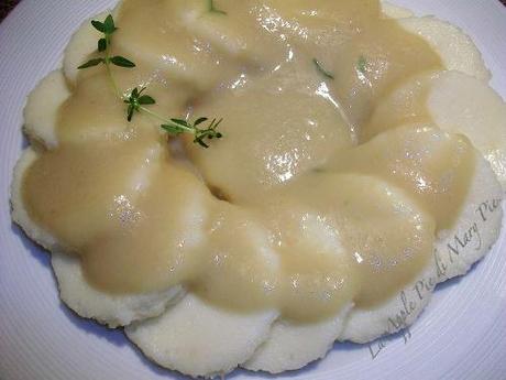 GNOCCHI DI SEMOLINO CON VELLUTATA DI TOPINAMBUR E CIOCCOLATO BIANCO