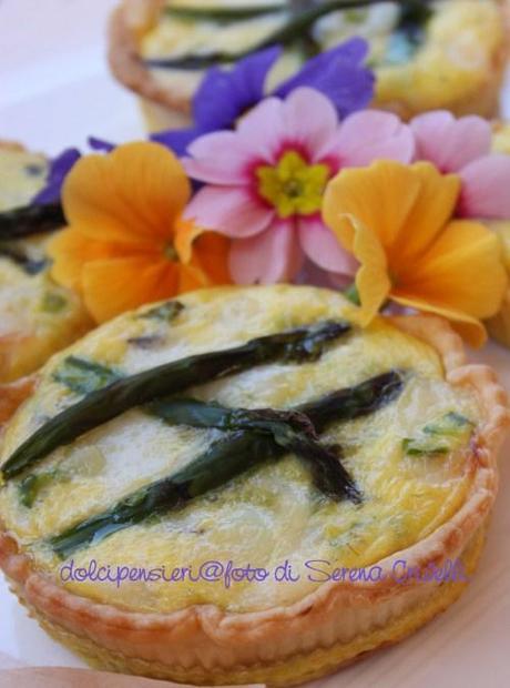 MINIQUICHE DI ASPARAGI E CASERA di Dolcipensieri