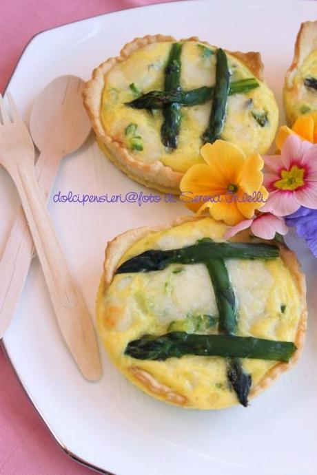 MINIQUICHE DI ASPARAGI E CASERA di Dolcipensieri