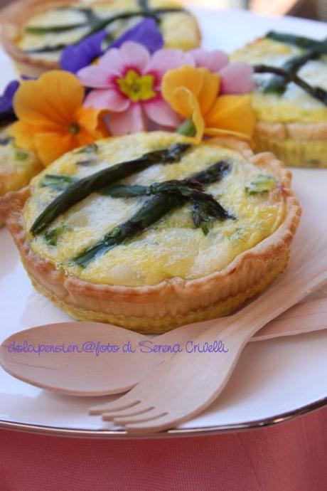 MINIQUICHE DI ASPARAGI E CASERA di Dolcipensieri