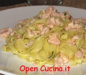 tagliatelle, salmone e wodka