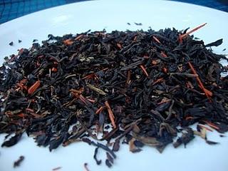 Il calore e il profumo del sandalo con la freschezza aromatica del basilico sacro indiano-TULSI ASSAM BLACK TEA