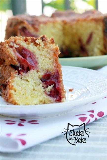 Cake al cioccolato bianco e fragole