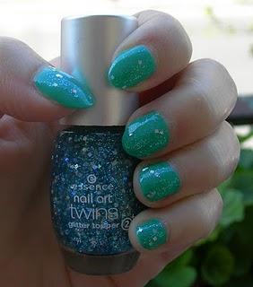 Recensione e swatches: e.l.f. Nail Polish Teal Blue e Essence Nail Art Twins n. 03 Clyde