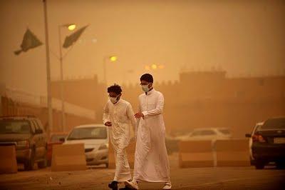 FOTO DEL GIORNO 14 APRILE 2011 : TEMPESTA DI SABBIA IN ARABIA SAUDITA