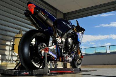 Yamaha YZF-R1 Team GMT94 2011