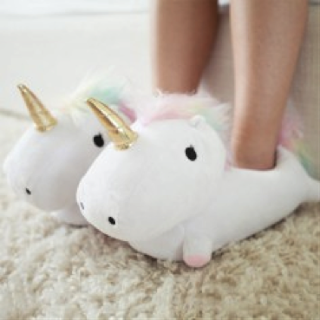È QUASI NATALE: ALCUNE IDEE REGALO PER LEI! È QUASI NATALE: ALCUNE IDEE REGALO PER LEI!
