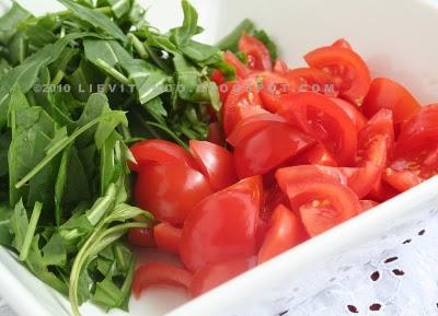 Ravioli  rucola e pomodorini