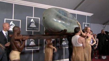 Grammy Awards 2011 + Red Carpet