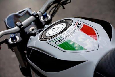 Moto Guzzi Griso Calibro 11 by Filippo Barbacane