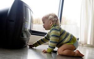 I bambini e la televisione, la parola agli esperti e ai genitori