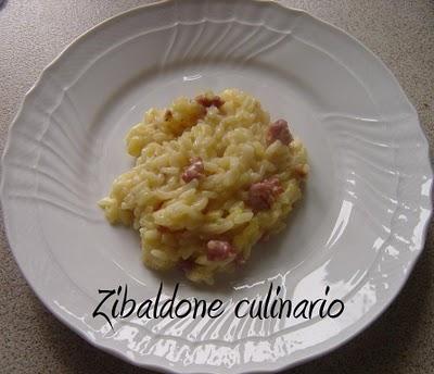 Risotto alla salsiccia e zafferano in pistilli