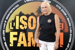 E’ morto Carlo Capponi, il bidello de L’isola dei famosi 6. Stroncato da un malore improvviso