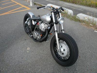 Yamaha SR 400 Bobber by Gravel Crew