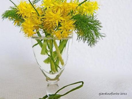 Sulla tavola di Pasqua. Segnaposto fioriti