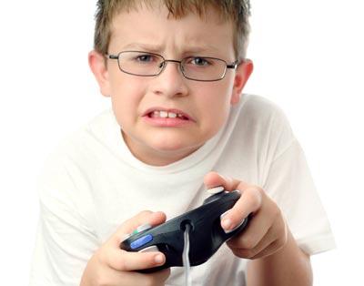 Genitori e giochi online: permettere o vietare?