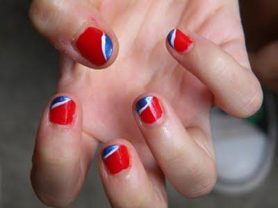 Nail art: Pepsi style