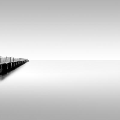 Minimalismo by Kevin Saint Grey