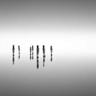 Minimalismo by Kevin Saint Grey