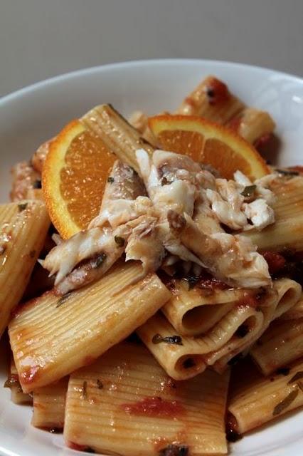 Paccheri alle gallinelle con profumo di arancia