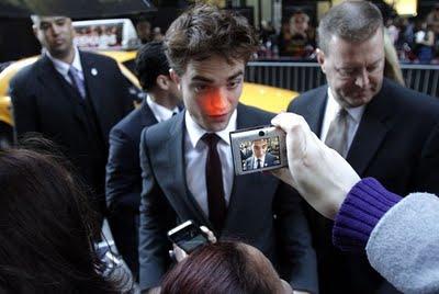 Robert Pattinson a luci rosse