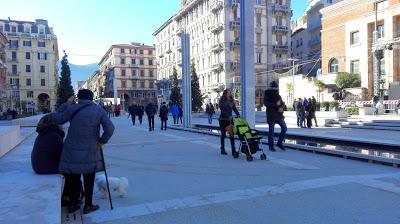 Una piazza è una piazza è una piazza è una piazza Una piazza è una piazza è una piazza è una piazza