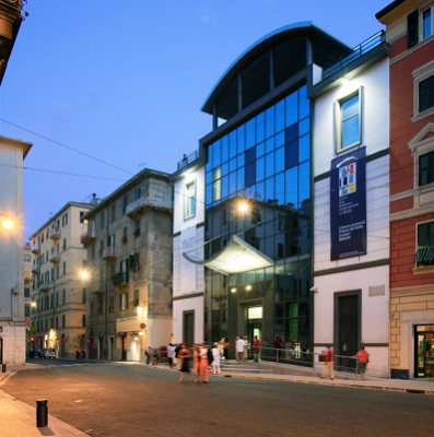 Una piazza è una piazza è una piazza è una piazza Una piazza è una piazza è una piazza è una piazza