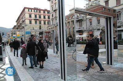 Una piazza è una piazza è una piazza è una piazza Una piazza è una piazza è una piazza è una piazza