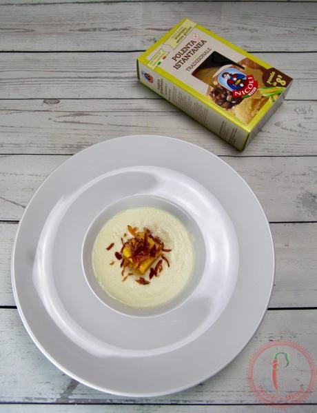 Cubi di Polenta con salsa al Parmigiano e Speck Croccante Cubi di Polenta con salsa al Parmigiano e Speck Croccante