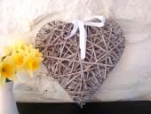 COUNTRY & SHABBY EASTER HEARTS