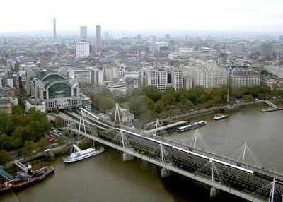 HUNGERFORD BRIDGE