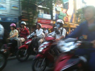 Ho Chi Min (anticamente chiamata Saigon): Tutti in motorino!
