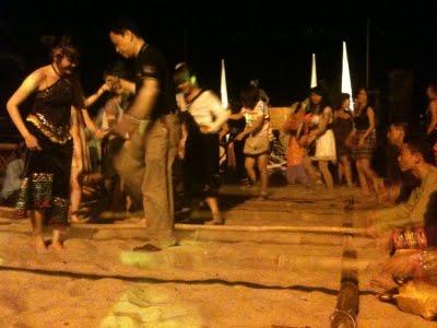 Vietnam - la tradizionale Bambu' dance