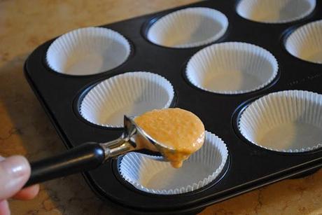 Dolcetti di carote con cuore cremoso alla mandorla.