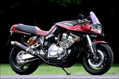 Suzuki GSX 750 S by Piston Broke Club