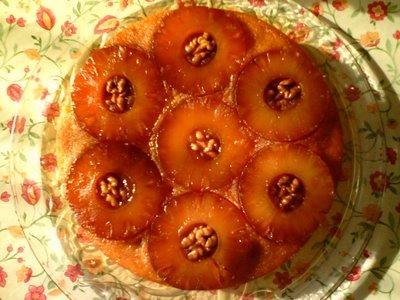 Torta caramellata all'ananas.