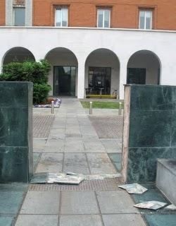 La fontana della piazza? va a pezzi.