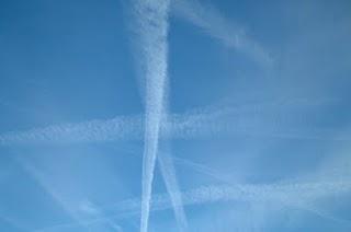 Messaggio all'umanità, chi e cosa sta avvelenando l'aria che respiriamo? Cosa succede nel cielo?