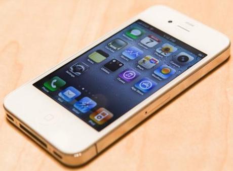 iPhone 4 bianco in vendita da domani nei negozi tre