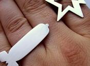 Berlusconi regala anello fidanzamento gheddafi