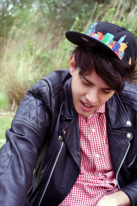 Image and video hosting by TinyPic